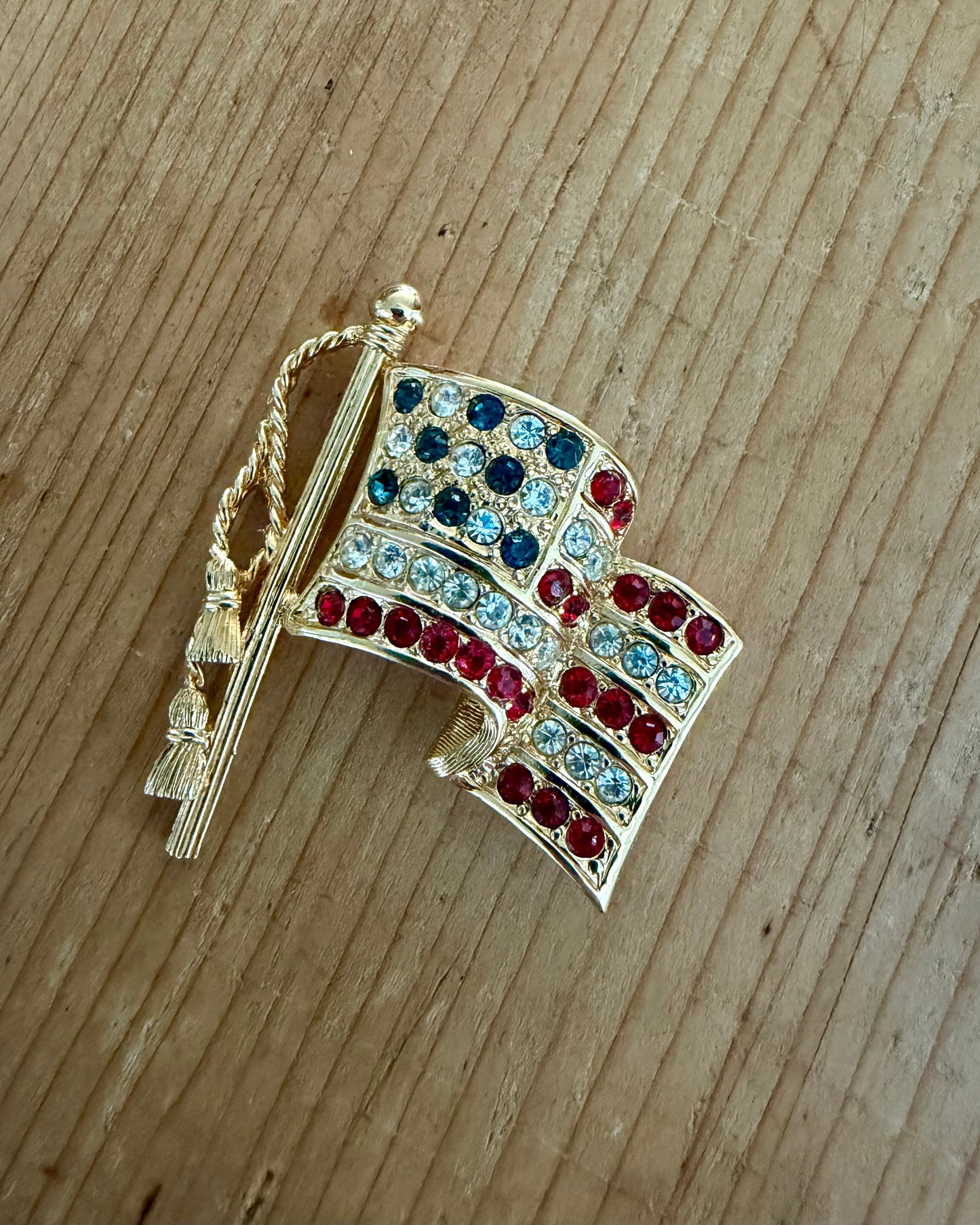 Patriotic Brooch | Vintage Wavy American Flag