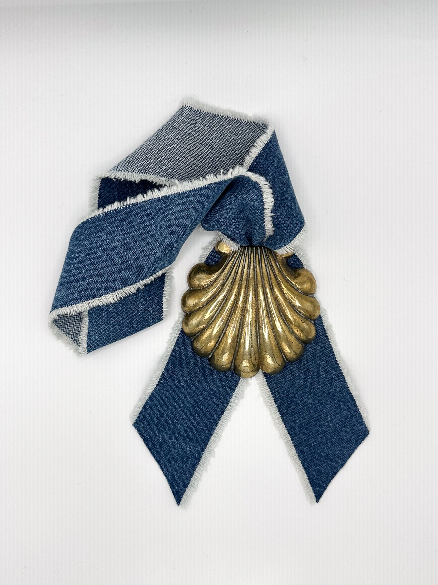 Shell Vintage Horse Brass Medallion + Denim Twilly