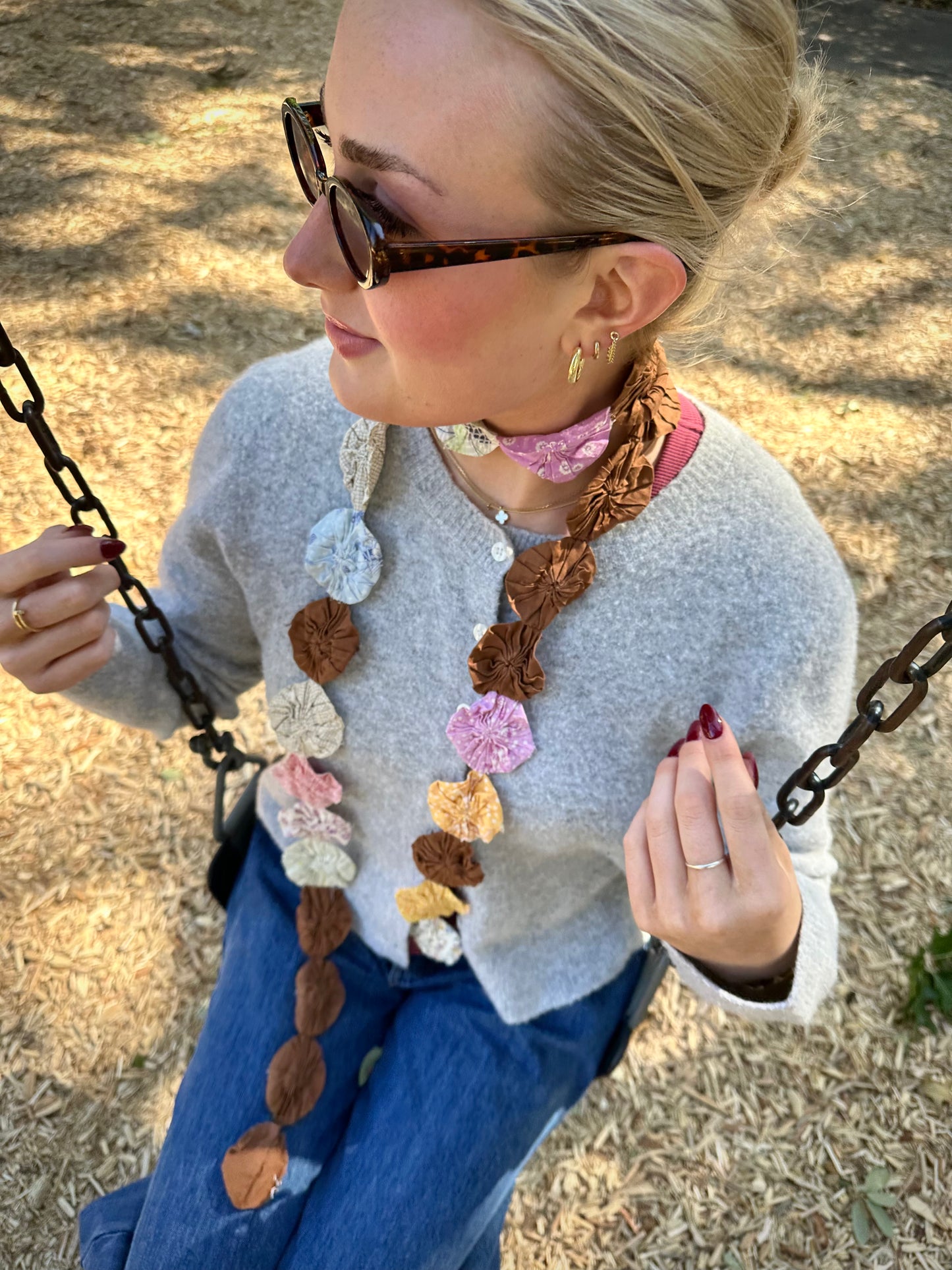 Yo-Yo Cigarette Scarf